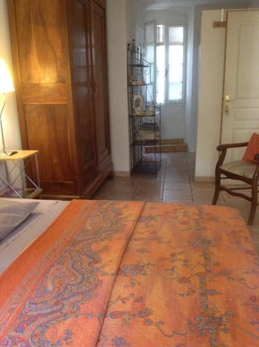 Chambres d'Hôtes de Fleurus : Bed and Breakfast near Valros
