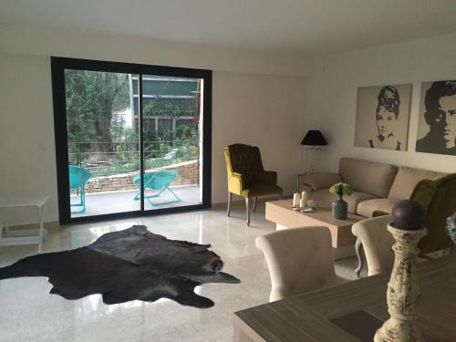 Villa avec piscine : Guest accommodation near Vallauris