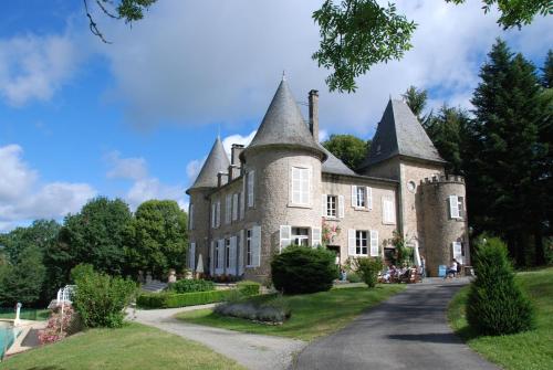 Château Le Mialaret : Hotel near Saint-Pardoux-le-Neuf