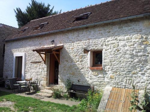 Maison en pierre à la campagne : Guest accommodation near Boësses