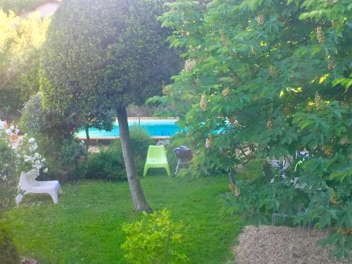 Apartment with Garden, Pool and Spa : Apartment near Villeneuve-lès-Avignon