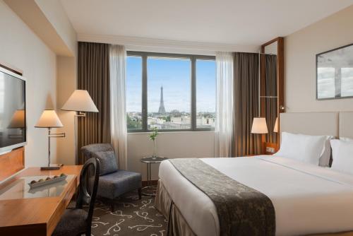 Crowne Plaza Paris - Neuilly : Hotel near Levallois-Perret