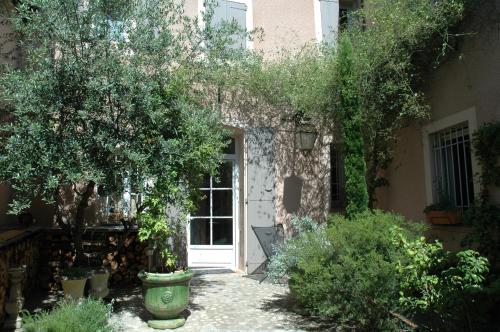 Château d'Ortaffa : Bed and Breakfast near Bages