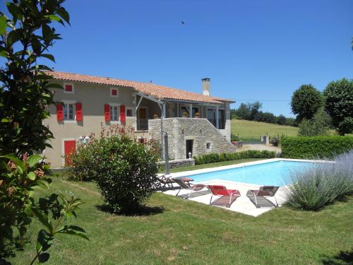 Les charmilles : Guest accommodation near Puylagarde