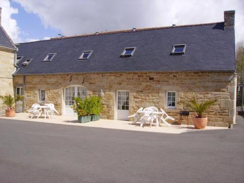 Holiday home Logan : Guest accommodation near Tréogat