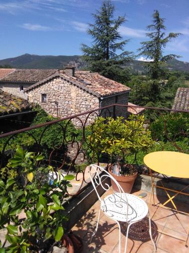 le chat perché : Guest accommodation near Ruoms