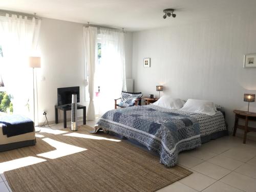 Cadarache Manosque Résidence avec Piscine : Apartment near Saint-Martin-les-Eaux