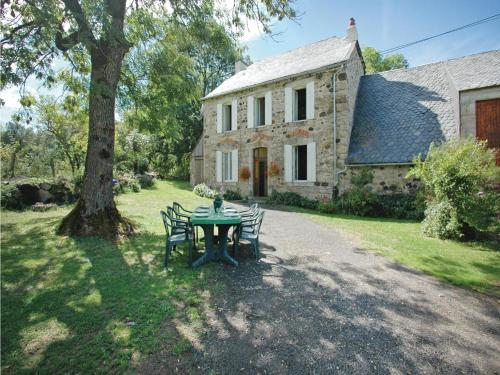 Holiday Home La Grangeoune - 05 : Guest accommodation near Marchastel