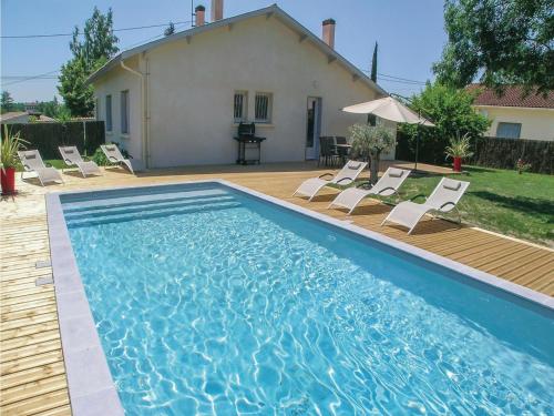 Three-Bedroom Holiday Home in Eymet : Guest accommodation near Fonroque
