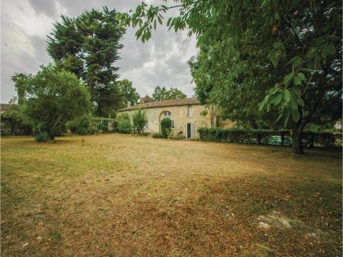 Holiday Home St Germain Chemin Tourenne : Guest accommodation near Asques