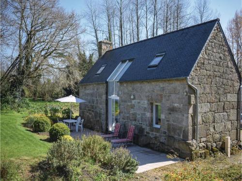 Holiday home Kerael Ploubezre : Guest accommodation near Lannion