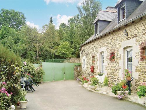 Holiday home Maudez : Guest accommodation near Pouldouran