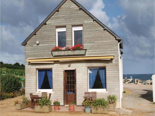 Four-Bedroom Holiday Home in L'Armor-Pleubian : Guest accommodation near Île-de-Bréhat