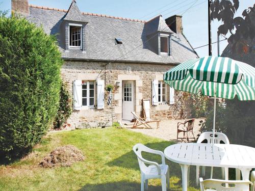 Holiday home route de Pen Woas : Guest accommodation near Lanmodez