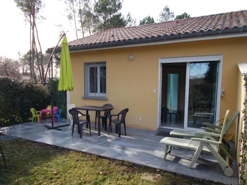 Two-Bedroom Holiday home chemin 09 : Guest accommodation near Josse