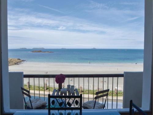 One-Bedroom Apartment in Perros Guirec : Apartment near Louannec