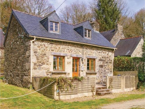 One-Bedroom Holiday Home in Trebrivan : Guest accommodation near Le Moustoir