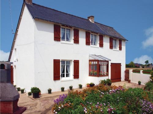 Holiday home Pleboulle P-665 : Guest accommodation near Bourseul