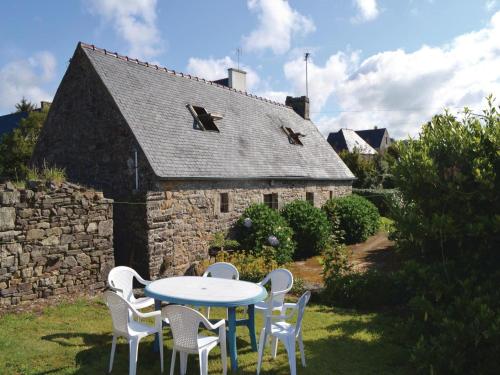 Holiday home Plozevet 59 : Guest accommodation near Confort-Meilars
