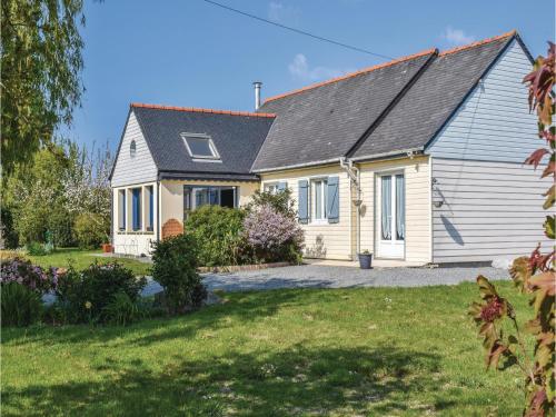 Two-Bedroom Holiday Home in Pleubian : Guest accommodation near Lézardrieux