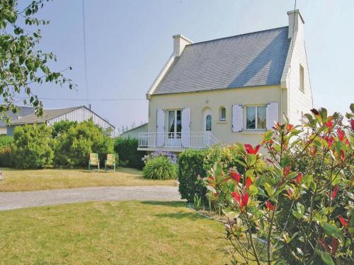 Holiday home Le Treas : Guest accommodation near Guissény