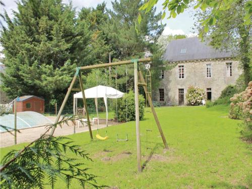 Holiday Home Spezet I : Guest accommodation near Cléden-Poher