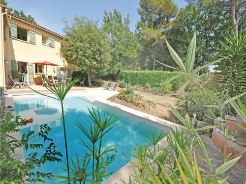 Holiday Home chemin 10 : Guest accommodation near Roquefort-les-Pins