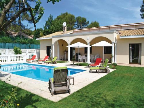 Four-Bedroom Holiday home Roquefort les Pins 0 01 : Guest accommodation near Roquefort-les-Pins
