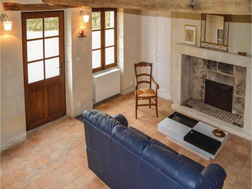 Two-Bedroom Holiday Home in Cravant les Coteaux : Guest accommodation near Villaines-les-Rochers