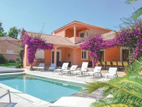 Six-Bedroom Holiday Home in Moriani Plage : Guest accommodation near San-Nicolao