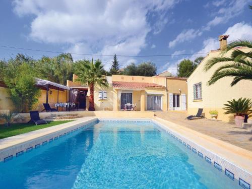 Holiday home Chemin De Terra Brune : Guest accommodation near Comps