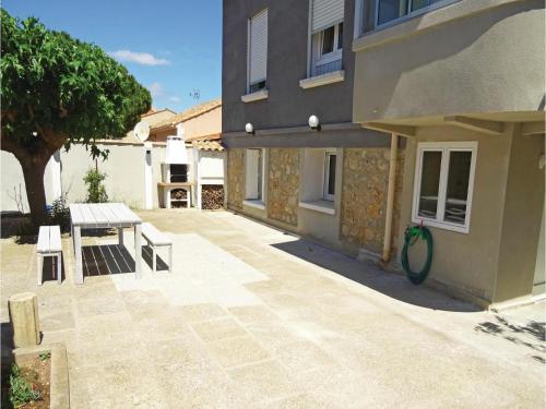 One-Bedroom Apartment in Vinassan : Apartment near Coursan