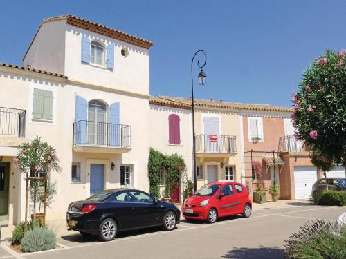 Three-Bedroom Holiday home Aigues-Mortes 0 05 : Guest accommodation near Aigues-Mortes