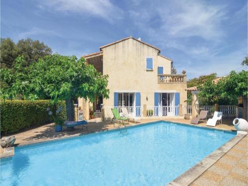Three-Bedroom Holiday Home in Collias : Guest accommodation near Castillon-du-Gard