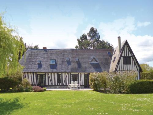 Holiday Home St-Ouen d Thouberville with Fireplace I : Guest accommodation near Épreville-en-Roumois