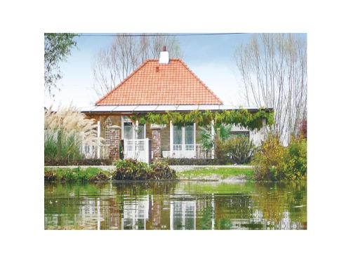 Holiday Home Houlle Chemin Du Halage : Guest accommodation near Volckerinckhove