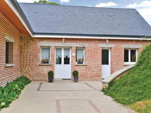 Les Renoncules des Champs : Guest accommodation near Aubencheul-aux-Bois