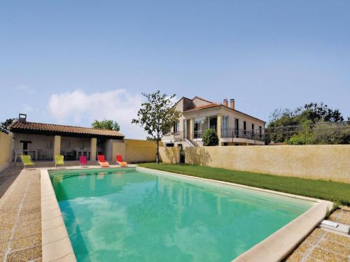 Holiday home Noves 59 with Outdoor Swimmingpool : Guest accommodation near Caumont-sur-Durance
