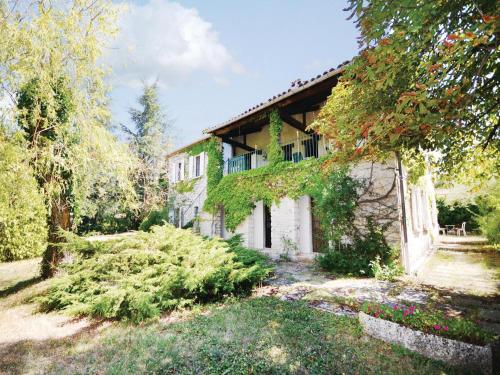 Holiday Home Les Hauts Des Beaumes : Guest accommodation near Saint-Trinit
