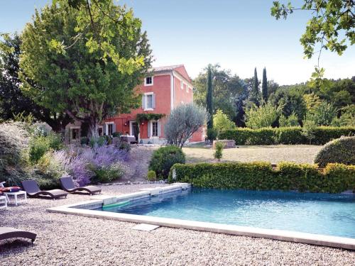 Five-Bedroom Holiday Home in St. Saturnin les Apt. : Guest accommodation near Lagarde-d'Apt