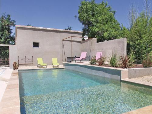 One-Bedroom Holiday Home in Montfavet : Guest accommodation near Morières-lès-Avignon