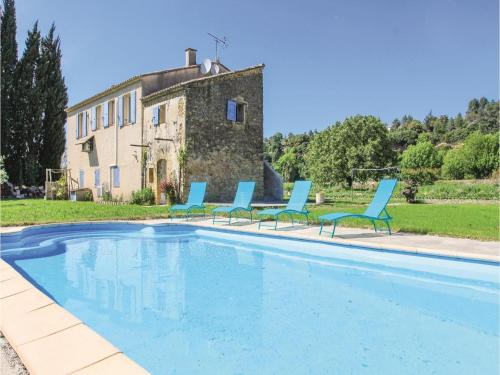 Three-Bedroom Holiday Home in Lauris : Guest accommodation near La Roque-d'Anthéron