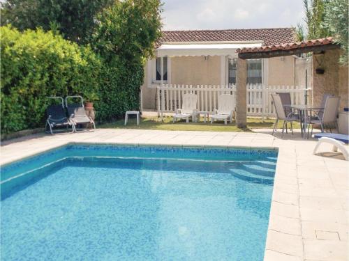 One-Bedroom Holiday Home in Robion : Guest accommodation near Taillades