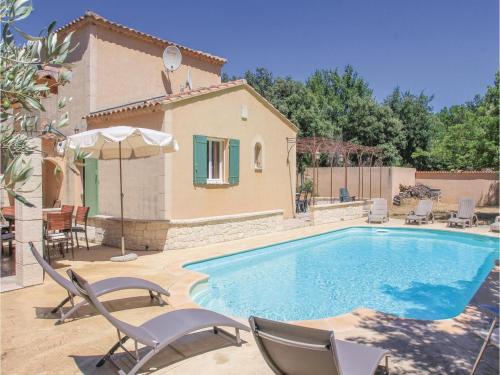 Three-Bedroom Holiday Home in Saint Didier : Guest accommodation near Malemort-du-Comtat