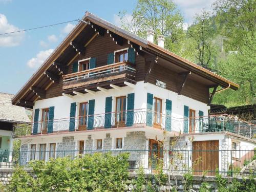 Holiday Home Chalet La Clavella : Guest accommodation near Morzine