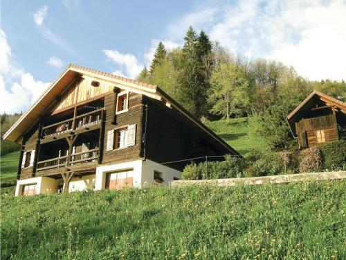 Holiday home Route de l'Aiguille K-894 : Guest accommodation near Manigod