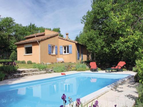 Holiday Home Mayres - 02 : Guest accommodation near Langogne
