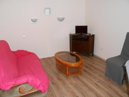 Appartement : Apartment near Saunay
