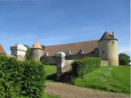 Le Vieux Château : Guest accommodation near Ougny