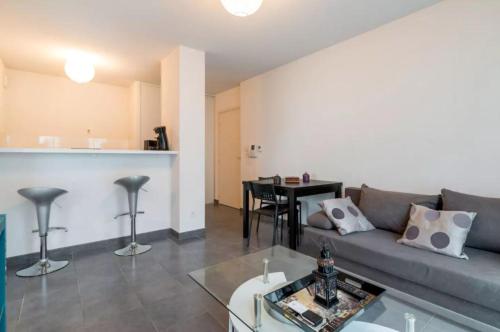 Appartement Axel : Apartment near Vaulx-en-Velin